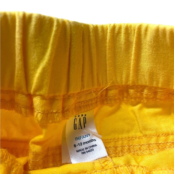 ✨YELLOW INFANT SWIM TRUNKS ✨ - Picture 6 of 6